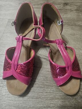 Sparkling Pink T‑Strap Sandals with Ankle Strap